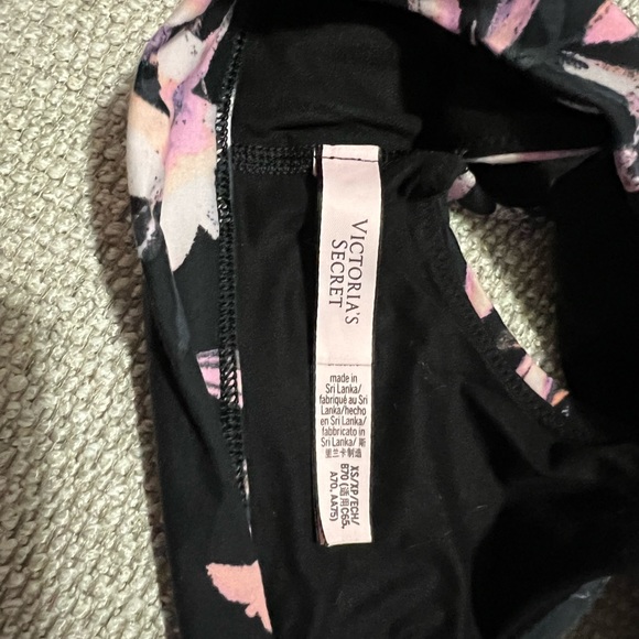 Victoria Secret bralette. Size XS. Super comfy. - Picture 4 of 6